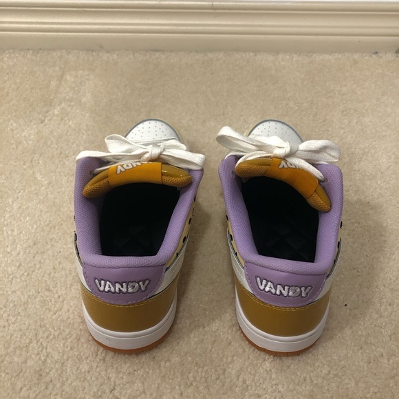 Vandy the pink rice burger in Size 4Y - Picture 3 of 4